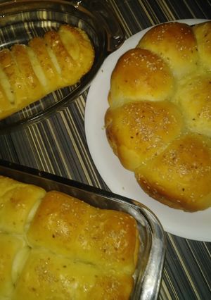 A picture of Chicken cheese buns and rolls.