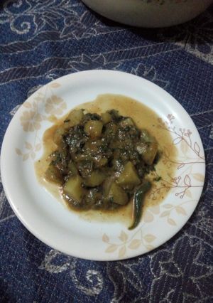 A picture of Palak aalo.