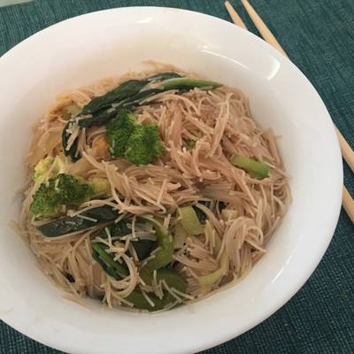 Vermicelli con vegetales al Wok Receta de Daniel Leder- Cookpad