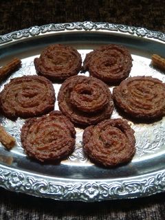 ફરાળી ચકરી (Farali Chakri Recipe In Gujarati) રેસીપી મુખ્ય ફોટો