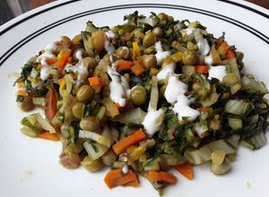 Una foto de Salteado de vegetales🍱🥙
