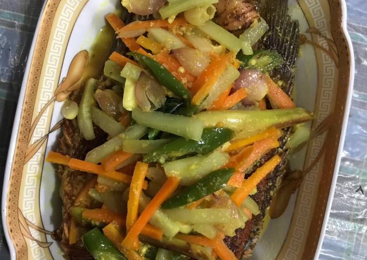 Langkah mengolah Gurame Bumbu Acar Kuning, Menggugah Selera