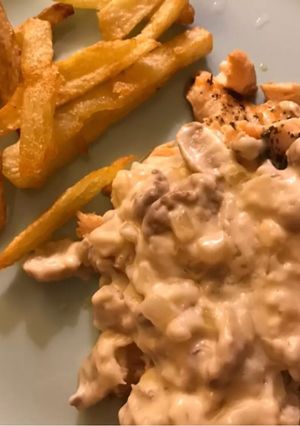 Una foto de Salmón con salsa de champiñones en Flip Essen
