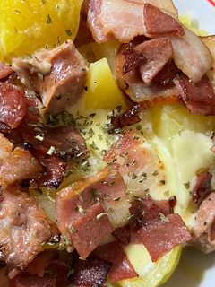Foto resep Melted Cheese Potato with Smoked Beef and Bacon