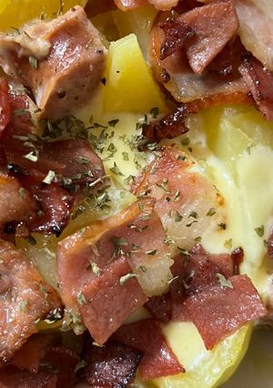Foto resep Melted Cheese Potato with Smoked Beef and Bacon