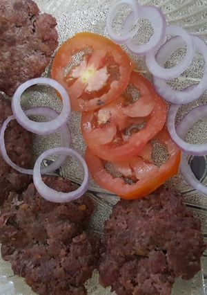 A picture of Kachy qeemy ke kabaab.