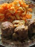 Albóndigas Minguito, y ensalarda de aquellas