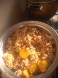 Calentado de pastas con huevo frito papa criolla y molipollo
