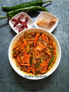 अदरक हरी मिर्च का इंस्टेंट अचार (Adrak Hari mirch ka instant achar recipe in Hindi) रेसिपी मुख्य फोटो