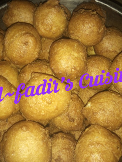 A picture of Milk buns.