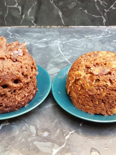 Una foto de Brownie en taza (2 versiones)