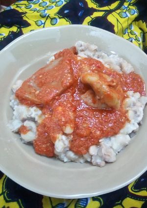 A picture of Beans and pepper stew.