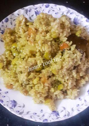 पावट्याचा मसाले भात(Pavatyacha Masale Bhat Recipe In Marathi) रेसिपी चे मुख्य फोटो 