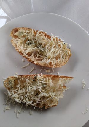 Foto resep Butter cheddar garlic sourdough bread
