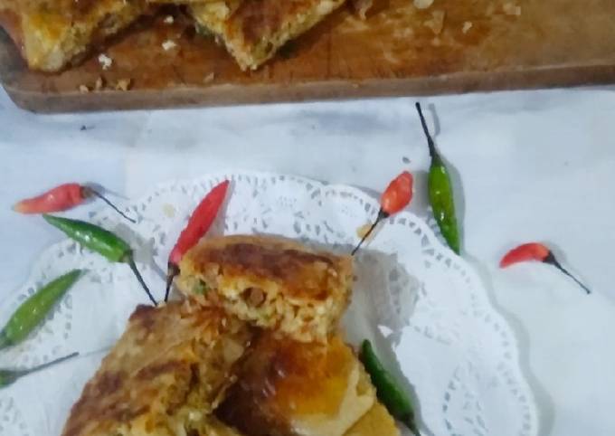 Martabak telur isi sarden