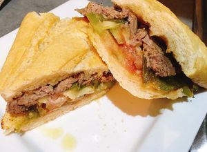 Foto principal de El mejor bocadillo del mundo! Entrecot con pimientos verdes