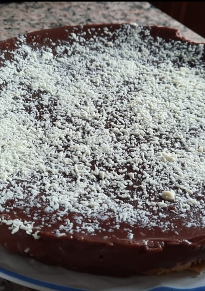 Una foto de Tarta de chocolate con base de galletas
