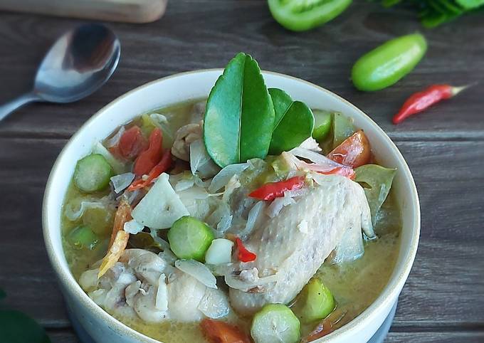 Resep Garang Asem Ayam Oleh Bunda Atby Cookpad