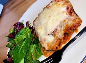 Une photo de Aubergines 🍆 gratinées au jambon & mozza