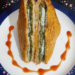 A picture of Besan Cheesy Chutney Sandwich.