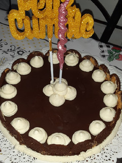 Una foto de Cheesecake de dulce de leche con base de bizcochuelo 🍰🎂