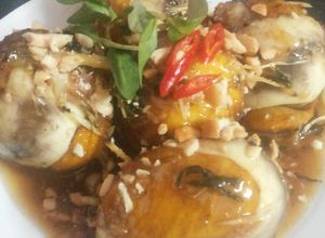 Hình của món Trứng vịt lộn xào me.