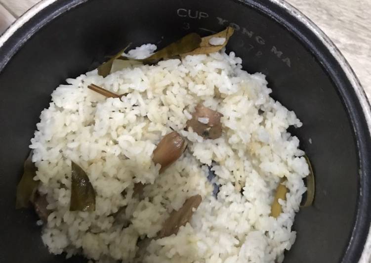 Langkah Mudah untuk Membuat Nasi Daun Jeruk/Nasi Liwet Rice Cooker, Lezat