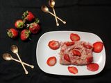 સ્ટ્રોબેરી પુડીંગ (Strawberry Pudding Recipe In Gujarati)