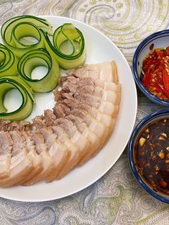 蒜泥白肉 的食譜成品照片