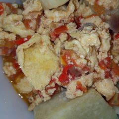 A picture of Scrambled eggs with yam.