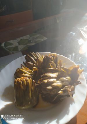 Una foto de Alcachofas al ajo