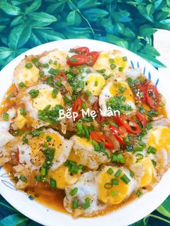 Hình của món Trứng cút chiên sốt mắm tỏi.