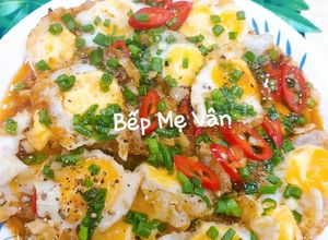 Hình của món Trứng cút chiên sốt mắm tỏi.