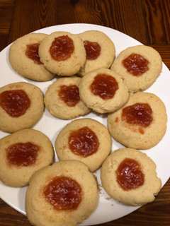 Una foto de Ojitos de dulce de membrillo ! (también puede ser dulce de leche o chocolate)