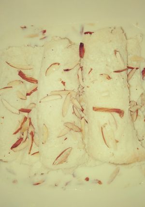 A picture of Malai roll.