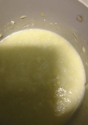 Una foto de Crema de calabacín y quesitos