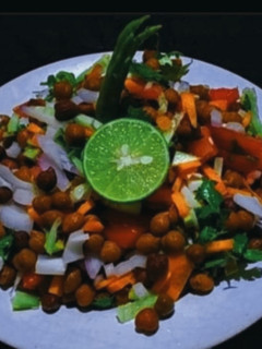 ચણા મસાલા (Chana Masala Recipe In Gujarati) રેસીપી મુખ્ય ફોટો