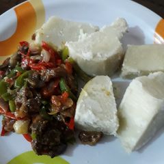 A picture of Boiled yam and source.