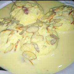 A picture of Rasmalai.
