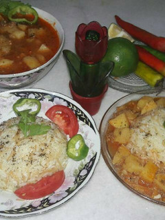 صورة لوصفة رز ويخنة البطاطا🍟🍅🍖🍚