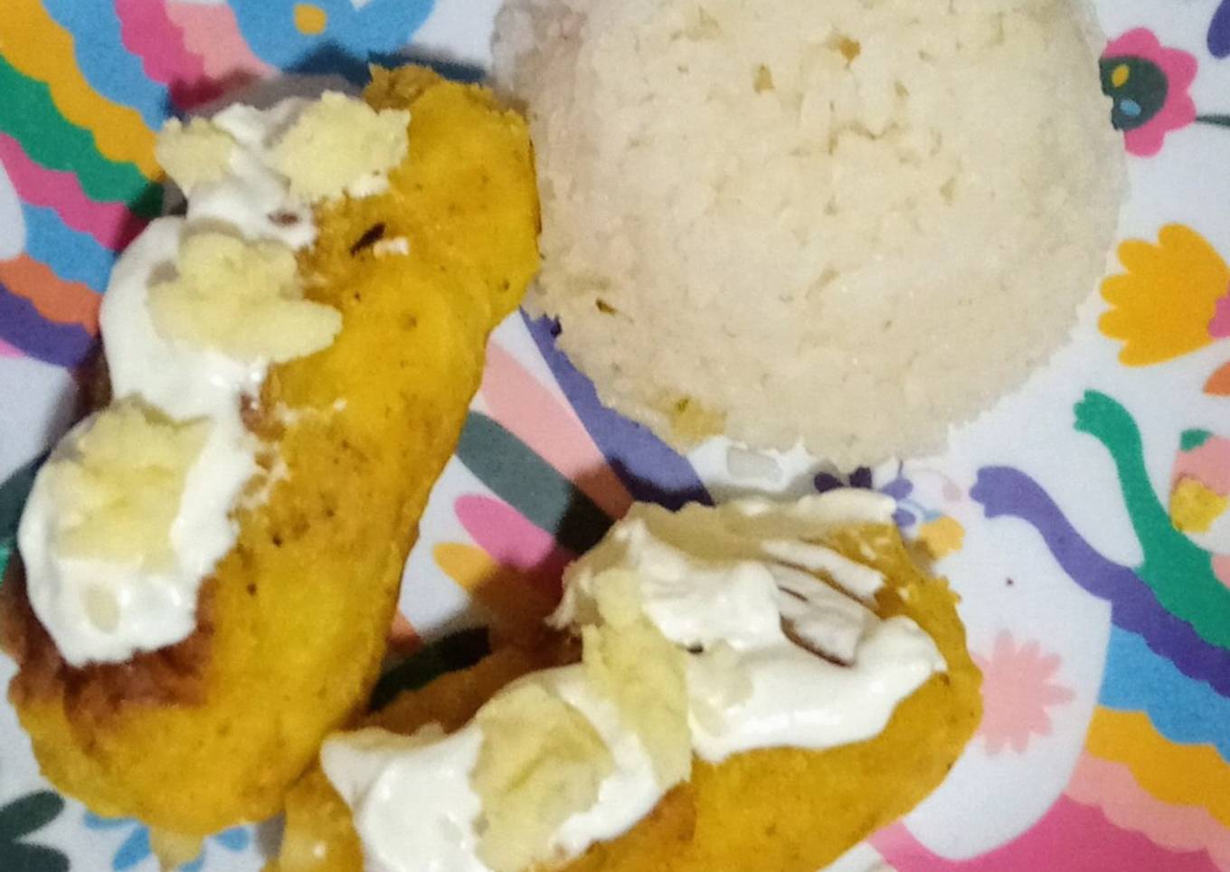 Tortitas de plátano macho, rellenas de queso