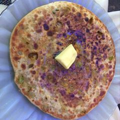 A picture of Stuffed chana dal prantha.