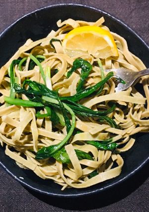 A picture of Edamame bean and wild garlic pasta.