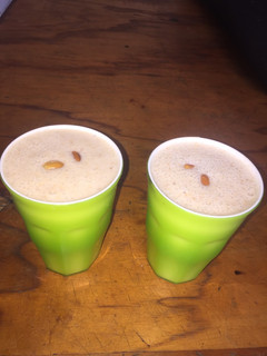 A picture of Banana peanuts smoothie.