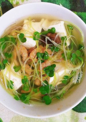 Hình của món Canh rau mầm nấu tôm khô đậu phụ.