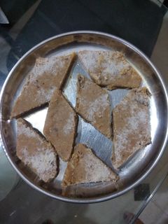 રાગી. ખજૂર. સુખડી રેસીપી મુખ્ય ફોટો