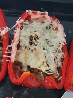Una foto de Pimientos rojos rellenos