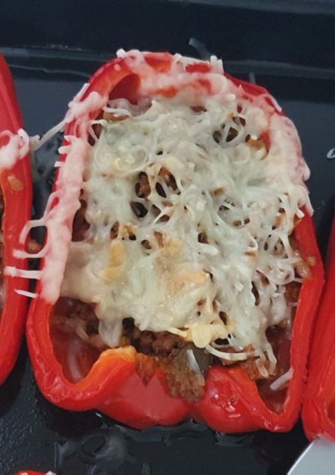 Una foto de Pimientos rojos rellenos