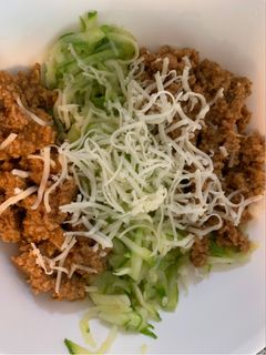 Una foto de Zucchini o Calabacín con carne molida de pavo (Dieta Keto)