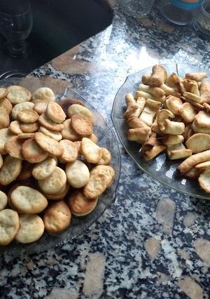 Una foto de Bizcochitos de grasa y cuernitos!